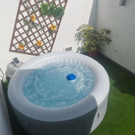 Chalet Con Jacuzzi Climatizado, Barbacoa Y Cerca De La Playa Abades  Kültér fotó